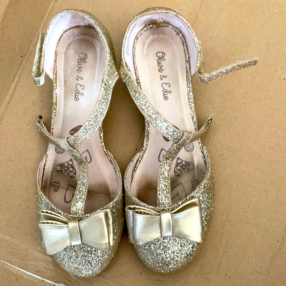 Girls dress shoes, size 3 very good condition!!!!